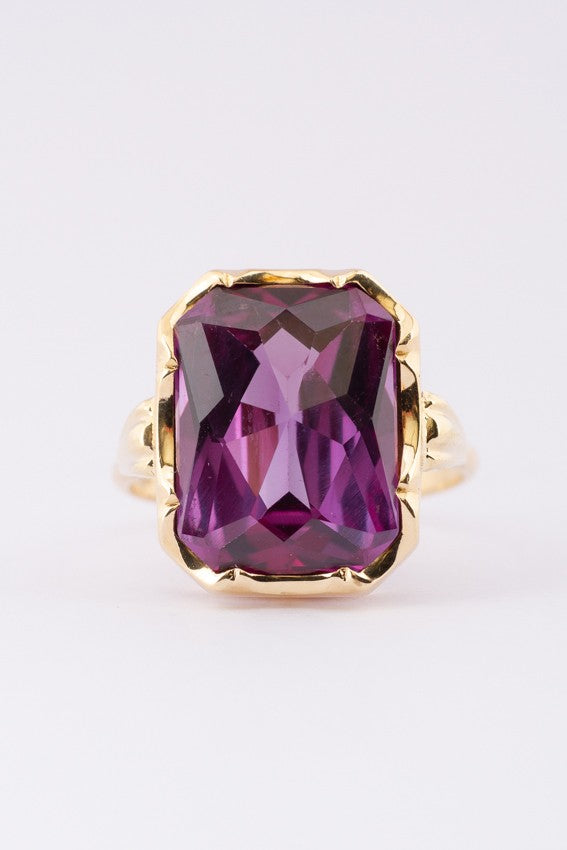 Gouden ring met synth. korund