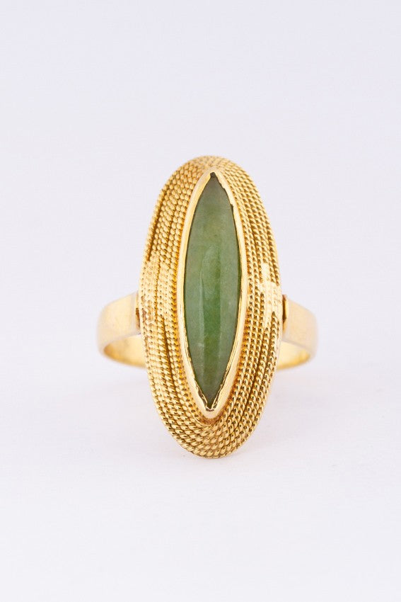 Gold ring with jade