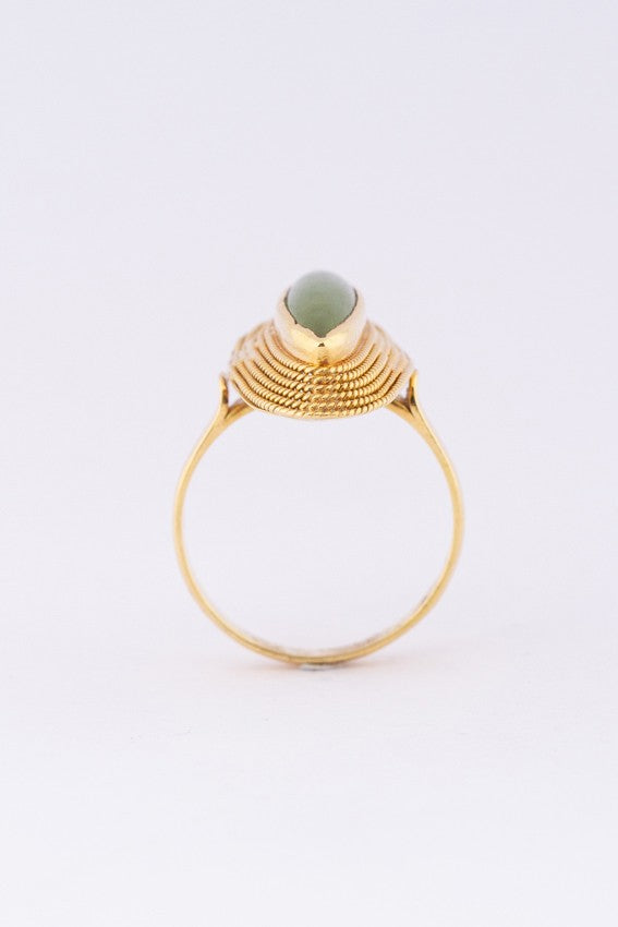 Gold ring with jade