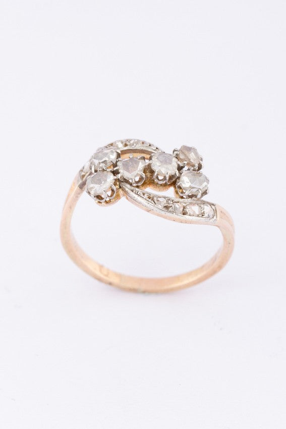 Gold ring with diamonds