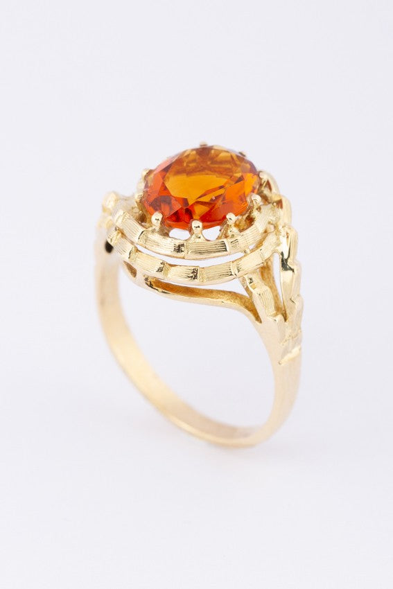 Gouden ring met madeira topaas