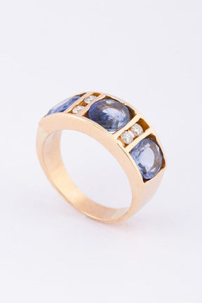 Gouden rij ring met saffieren en briljanten