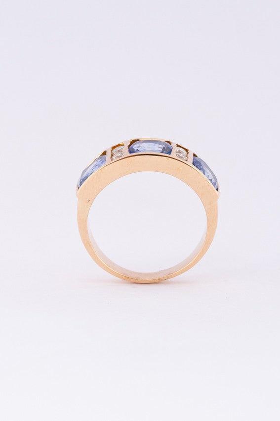Gouden rij ring met saffieren en briljanten