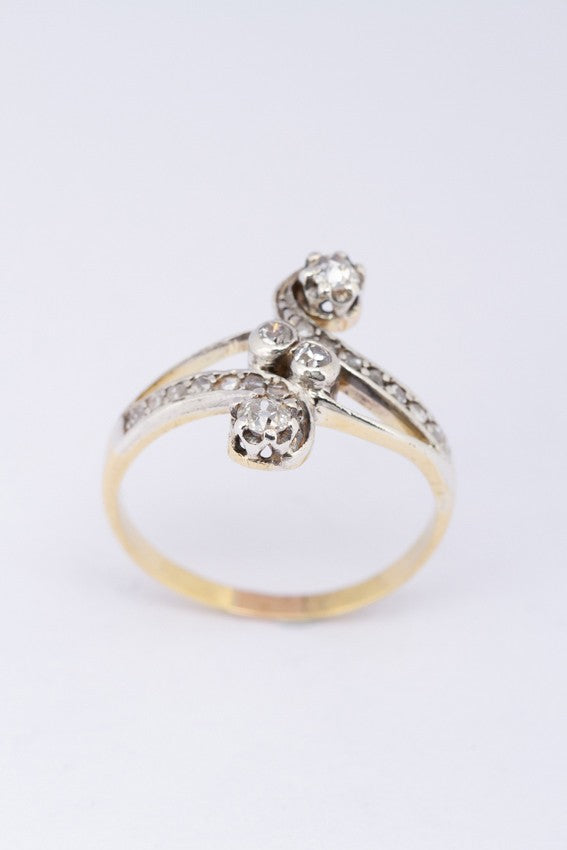 Gouden slagring met briljanten en diamanten