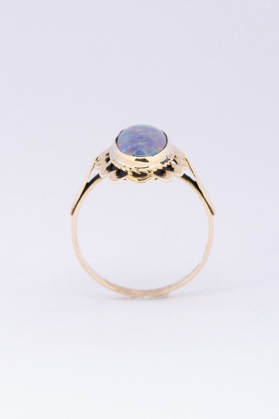 Gouden ring met opaal triplet