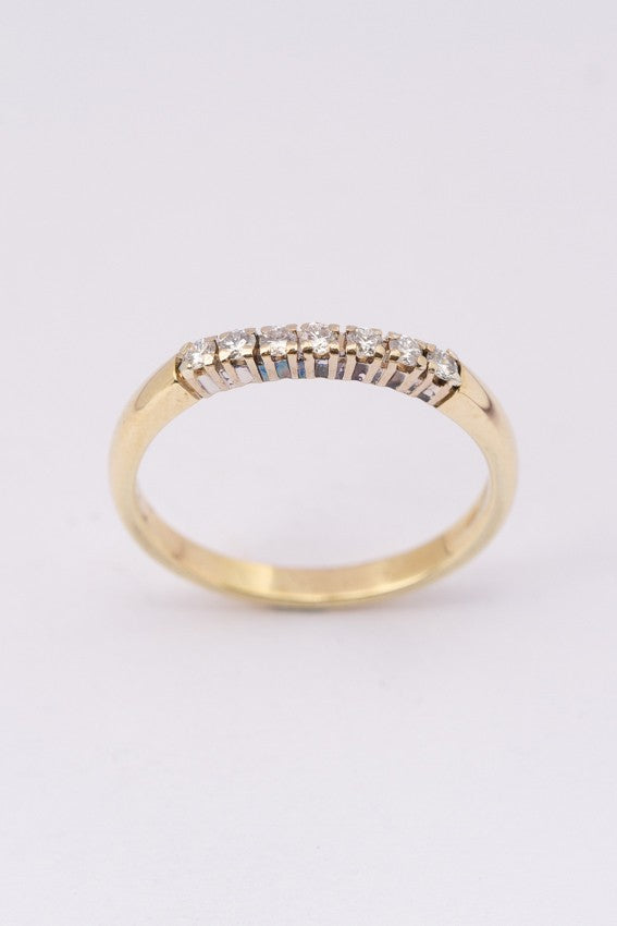 Gouden rijring met briljanten