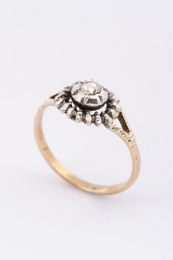 Gouden ring met een diamant