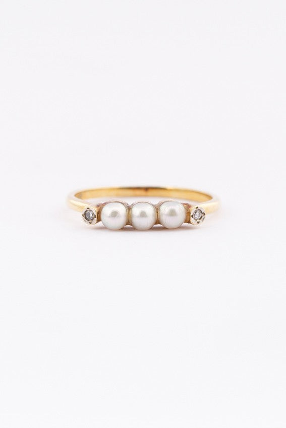 Gouden ring met parels en diamanten