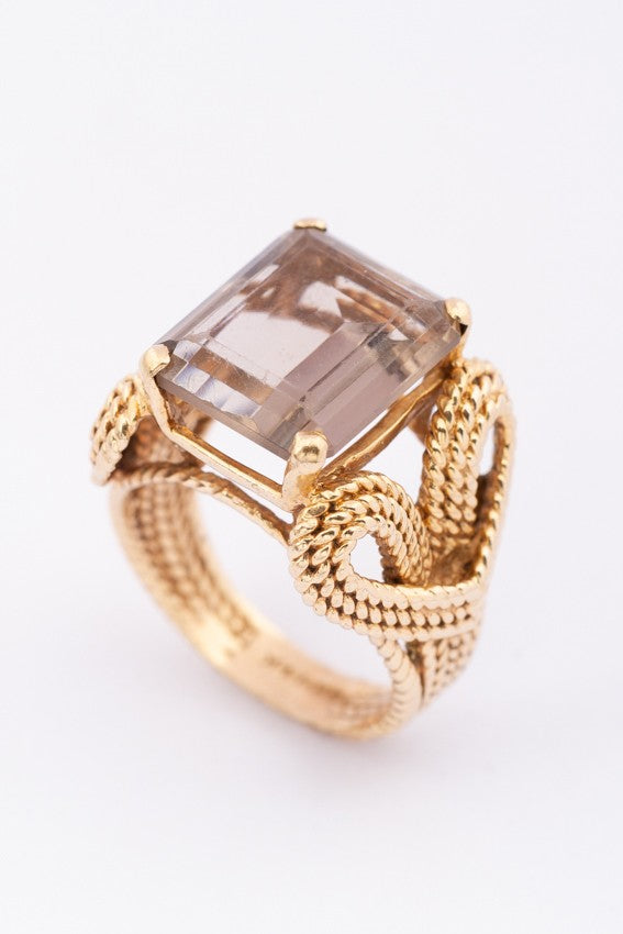 Fantasie ring met rookkwarts