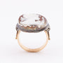 Gouden ring met schelp camee en briljanten