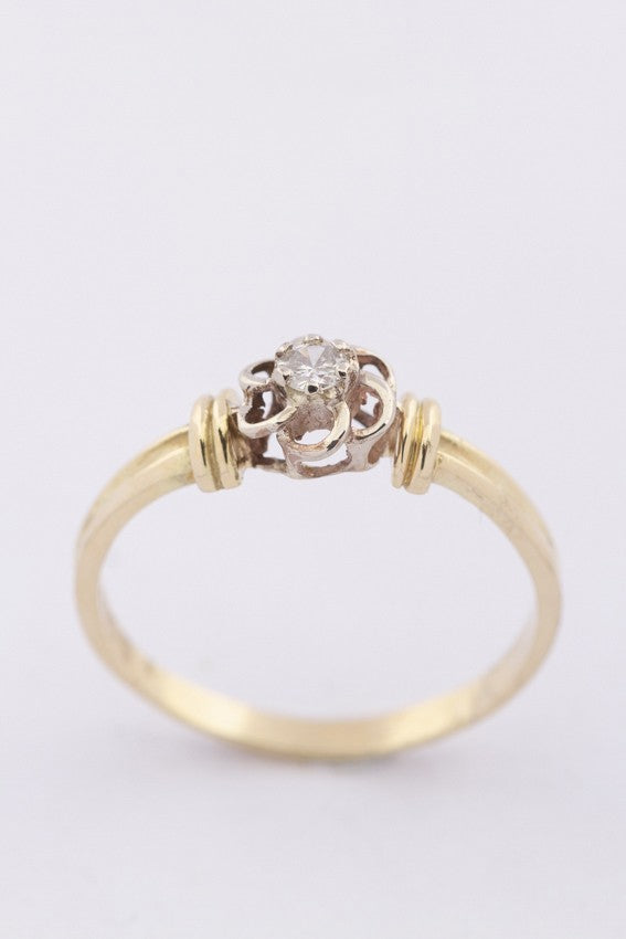 Gouden solitair ring met een briljant