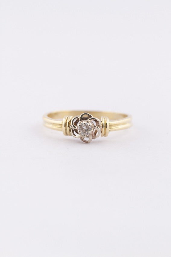 Gouden solitair ring met een briljant