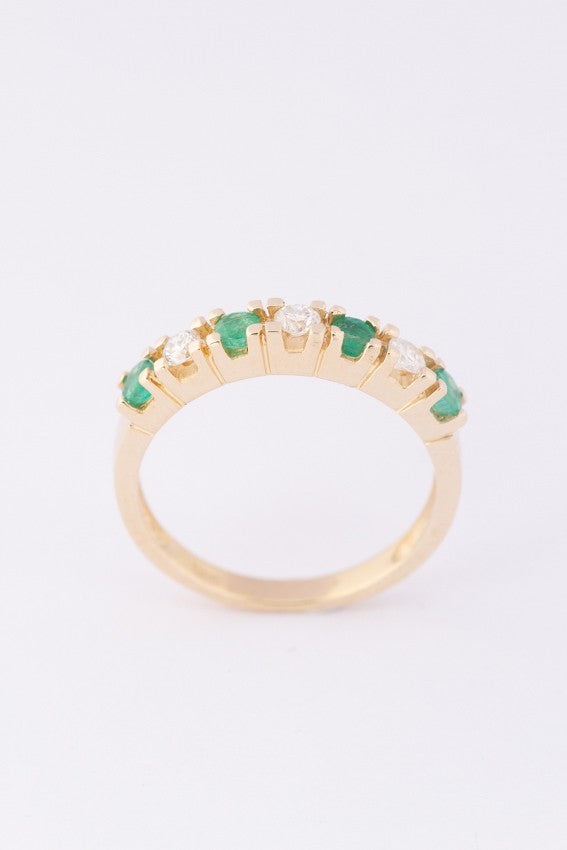 Rijring met smaragden en briljanten