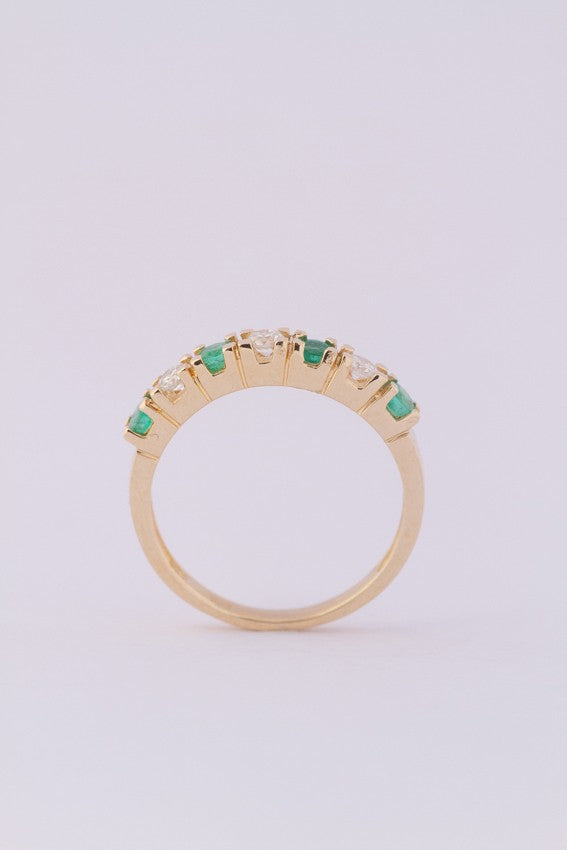 Rijring met smaragden en briljanten