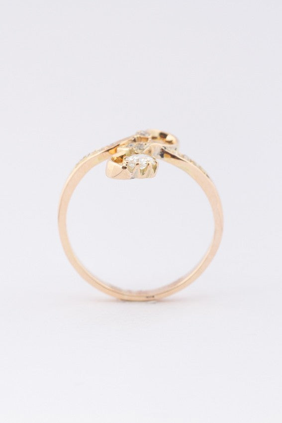 Gouden slagring met diamanten