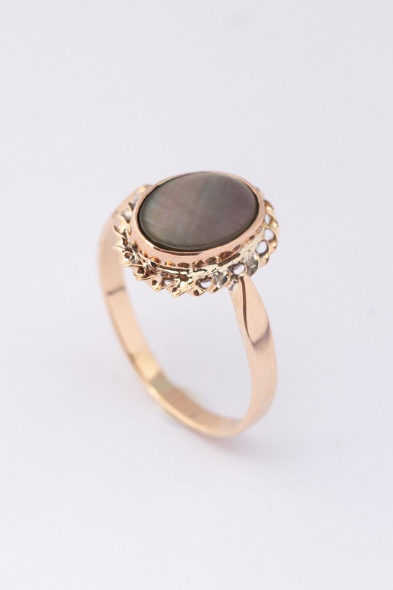 Gouden ring met parelmoer