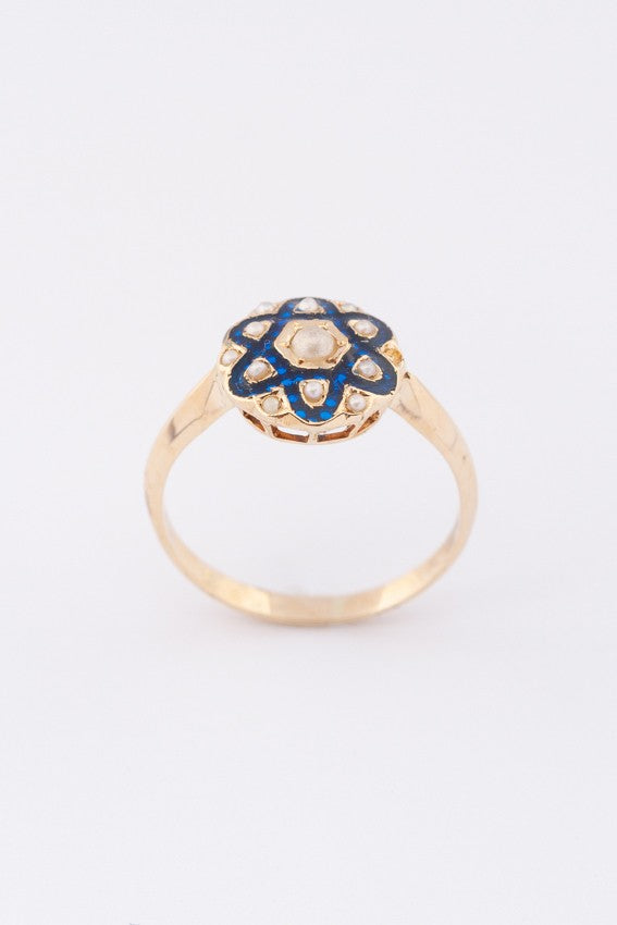 Gold ring with pearls and enamel