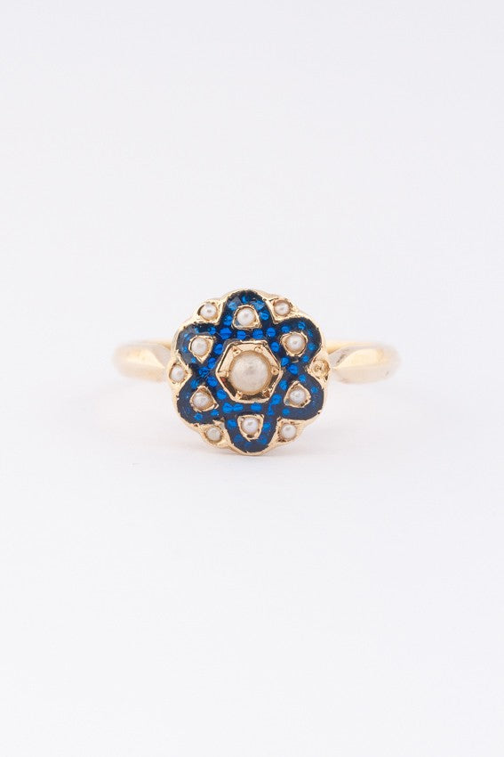 Gold ring with pearls and enamel