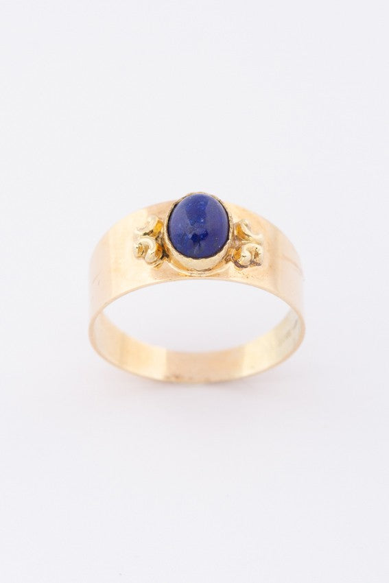 Gold ring with lapis lazuli.