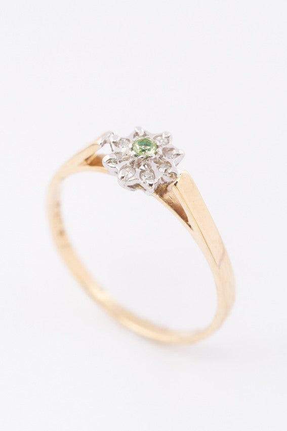 Engelse ring met peridoot en diamanten