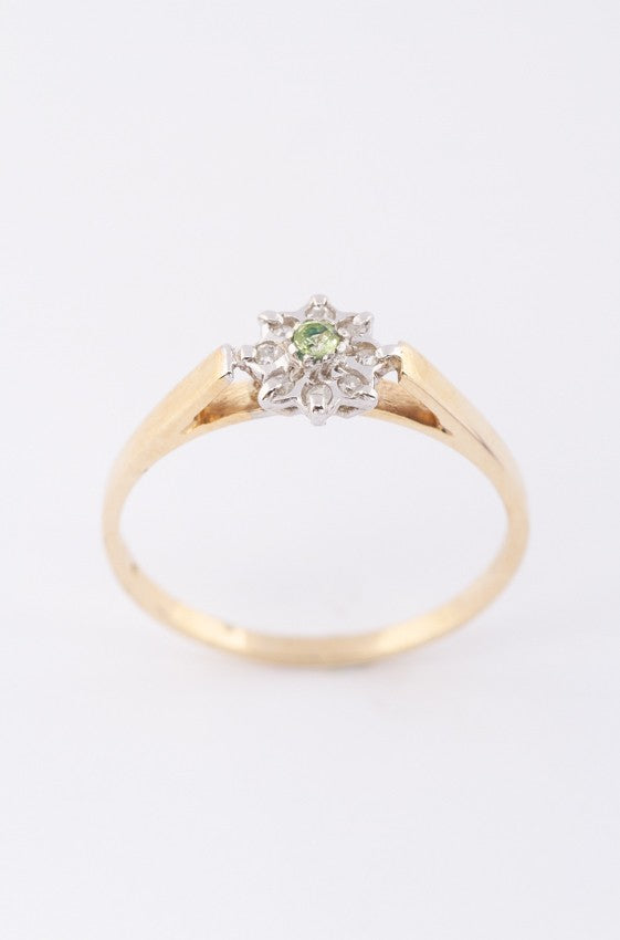 Engelse ring met peridoot en diamanten
