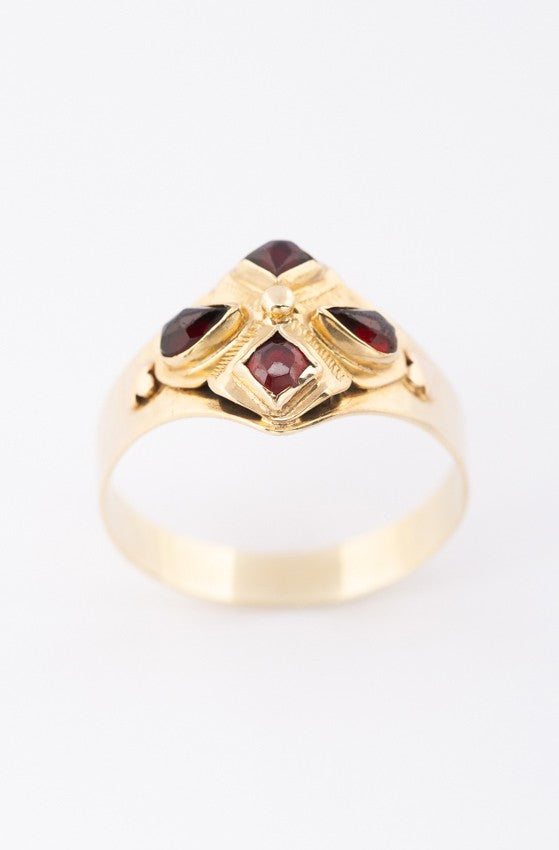 Gouden ring met granaten