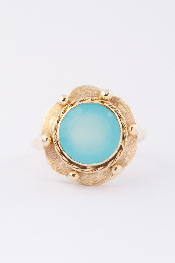 Gouden ring met chalcedoon
