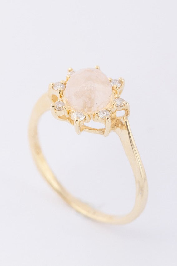 Gouden ring met rosekwarts en briljant