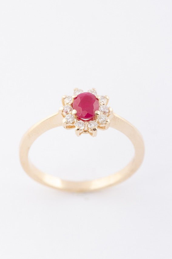 Gouden entourage ring met robijn en briljanten