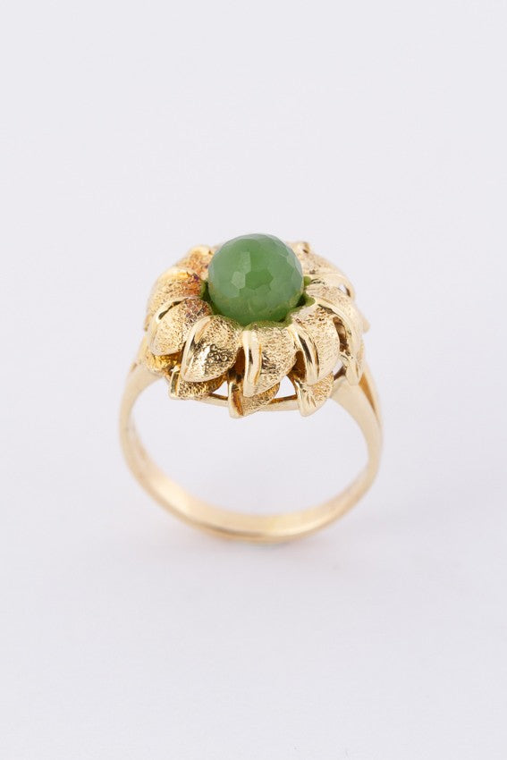 Gouden blad ring met jade