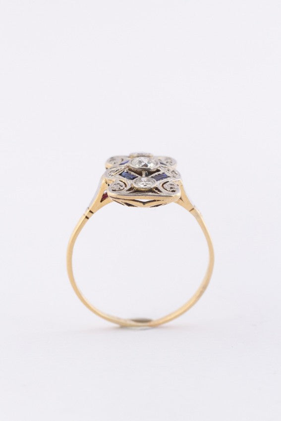 Antieke gouden Art Déco ring met diamanten en saffieren