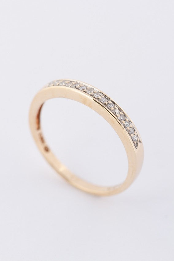 Gouden rij ring met 15 diamanten (8-kant)