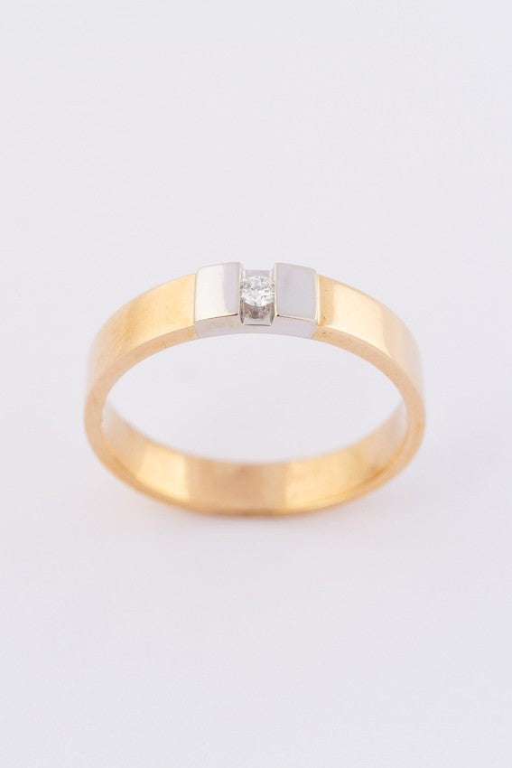 Wit/rosé gouden ring met een briljant van 0.04 ct.