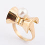 Gold Démodé (retro) ring with pearl