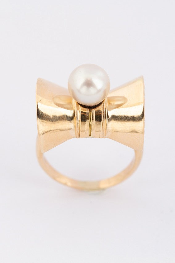 Gold Démodé (retro) ring with pearl