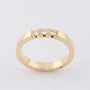 Gouden rij ring met 3 briljanten. Totaal ca. 0.15 ct.