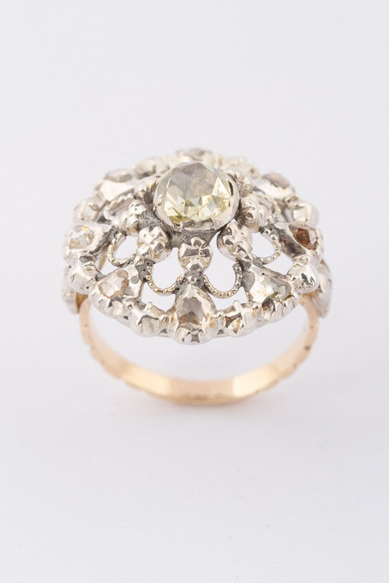 Antieke goud/zilver entourage ring met diamanten