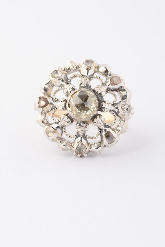 Antieke goud/zilver entourage ring met diamanten