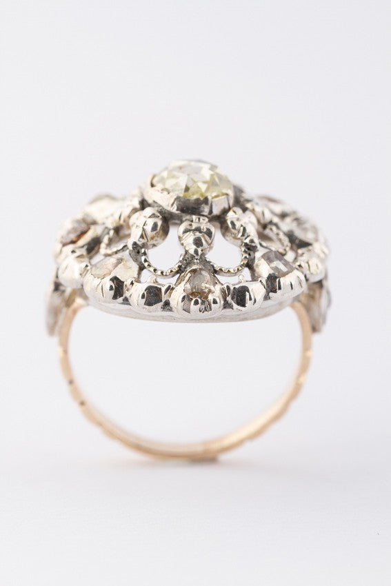 Antieke goud/zilver entourage ring met diamanten