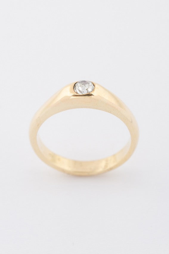 Gouden ring met een roos geslepen diamant