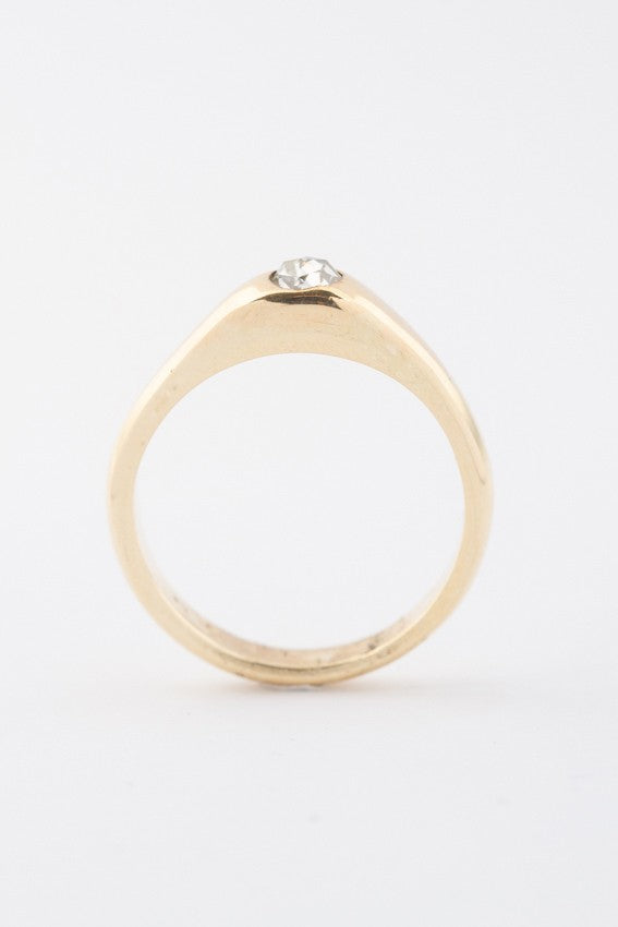Gouden ring met een roos geslepen diamant