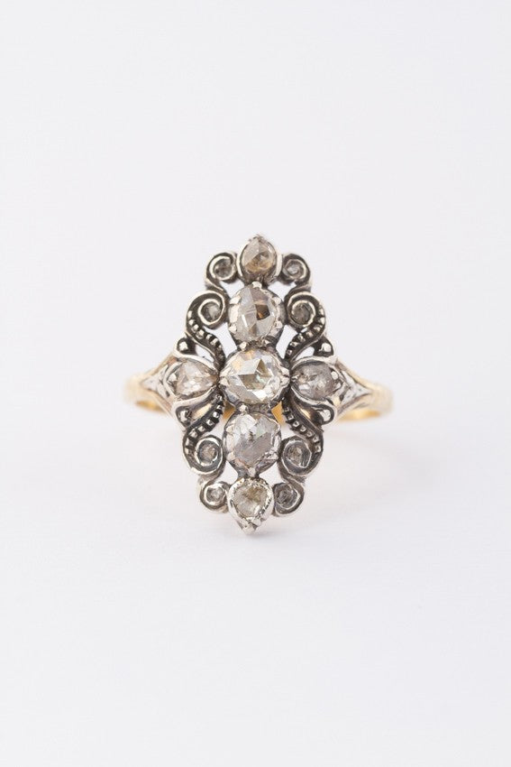 Antieke gouden ring met roos geslepen diamanten
