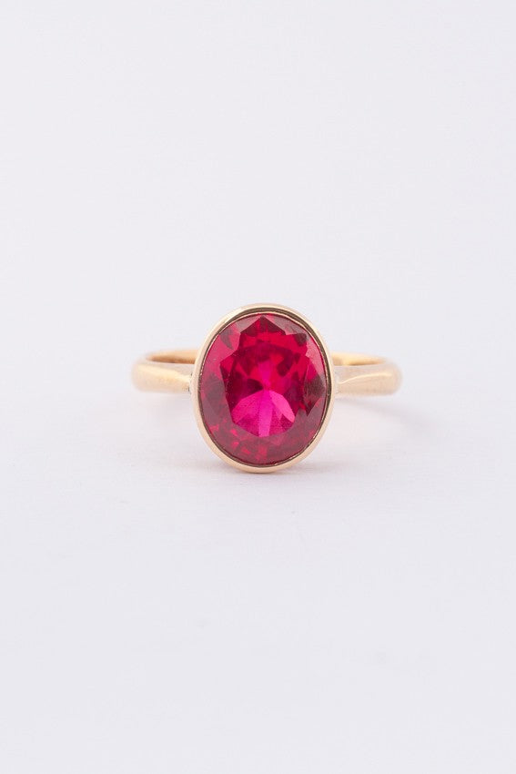 Gouden ring met synthetische robijn