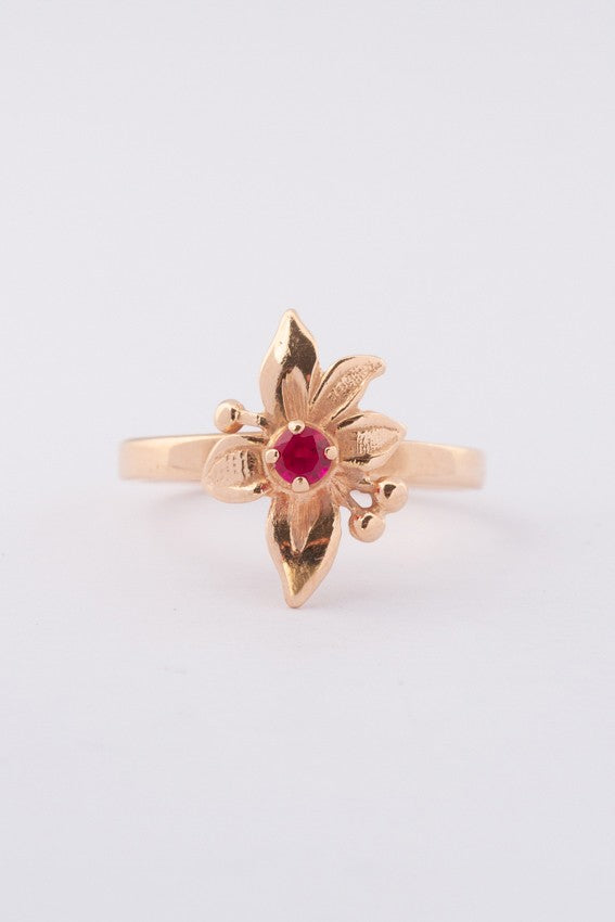 Gold ring with a ruby