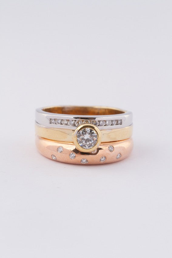 Massieve gouden tri-color (scharnier/reuma) ring met 20 briljanten