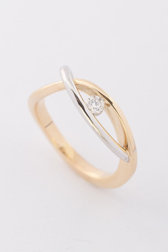 Gold ring with a 0.14 ct. brilliant (Diamond)