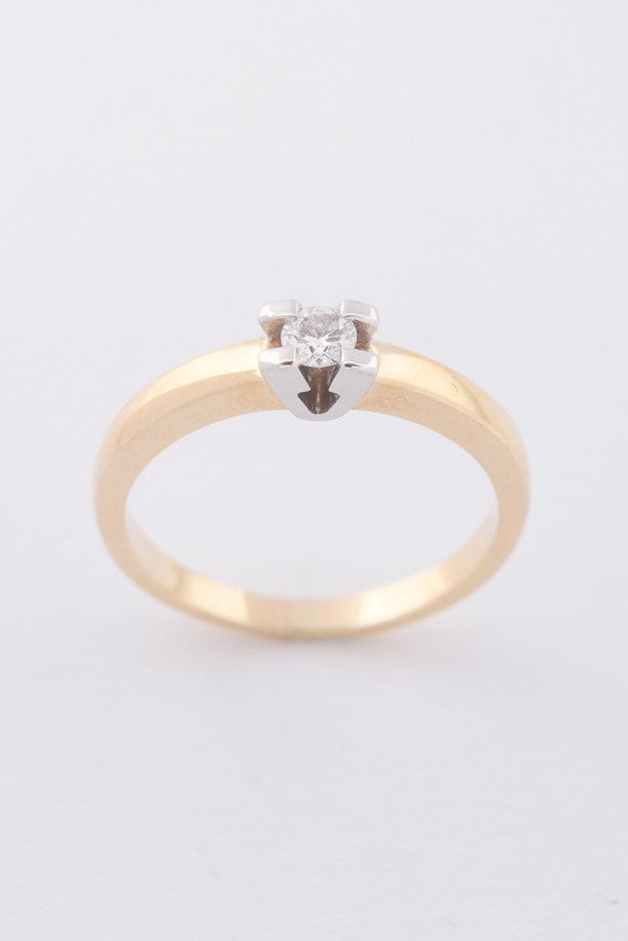 White/yellow gold solitaire ring with a brilliant of approx. 0.19 ct.