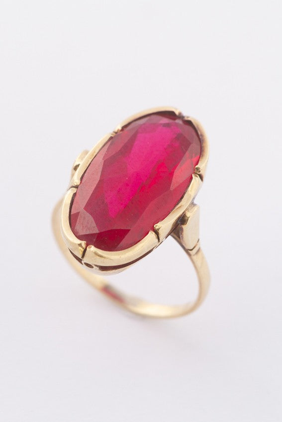 Gold ring with synthetic ruby