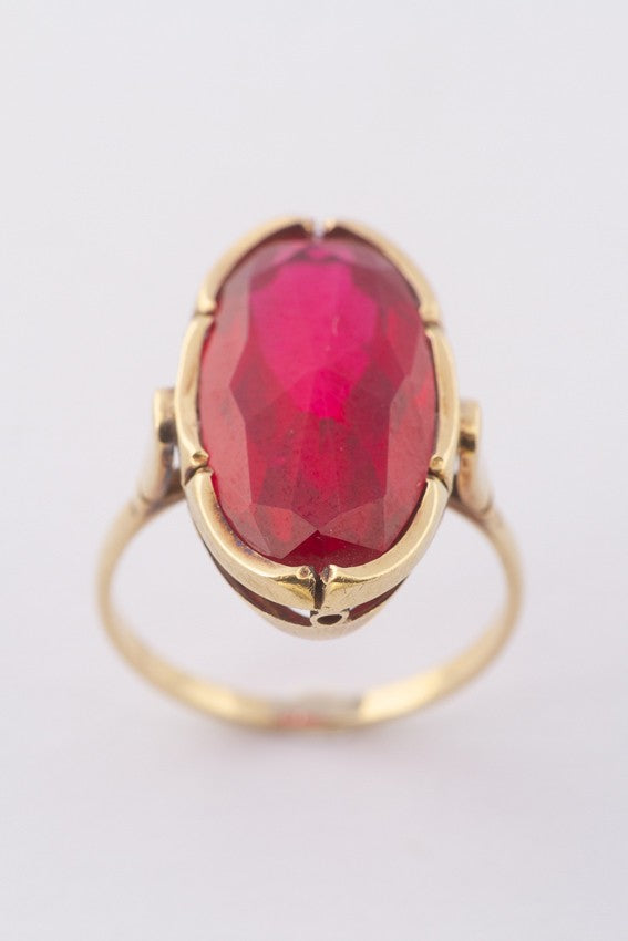 Gold ring with synthetic ruby