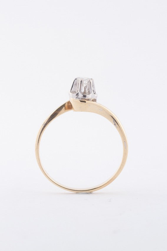 Gouden slag ring met een briljant